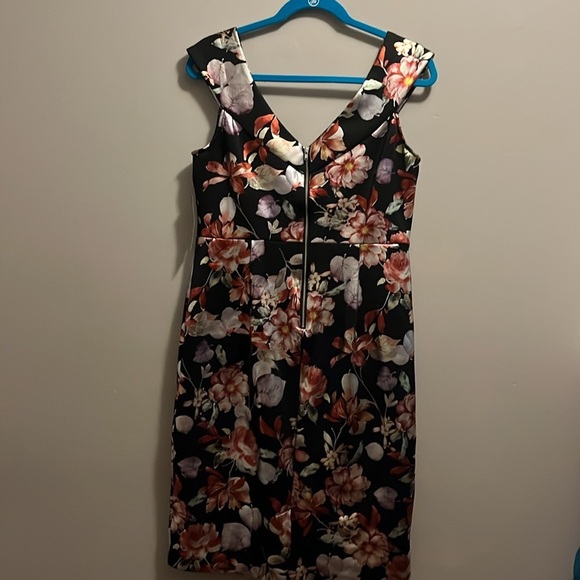 New York and Company NWT stretch floral dress size large - Picture 4 of 5